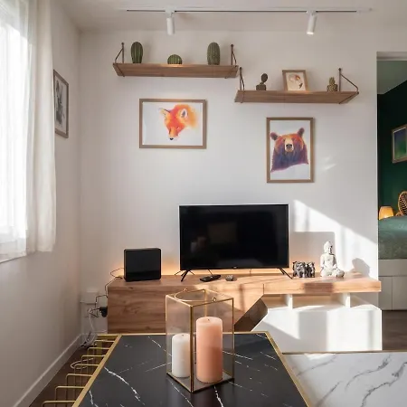 Apartment Parisian Cozy Space 2 Steps From Canal Saint-martin App 19 Paris