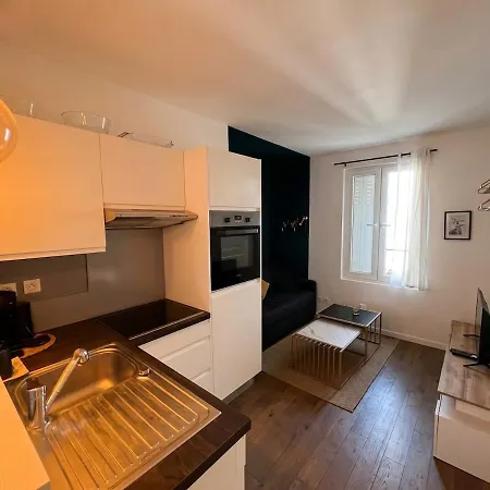 Parisian Cozy Space 2 Steps From Canal Saint-martin App 19 Apartment