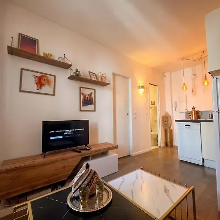 Parisian Cozy Space 2 Steps From Canal Saint-martin App 19 Apartment
